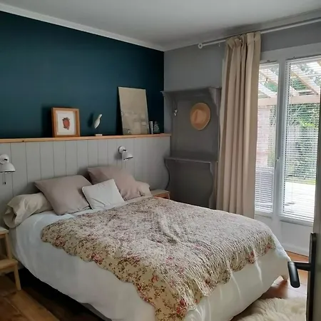 Du Bois De Ecureuils Homestay *