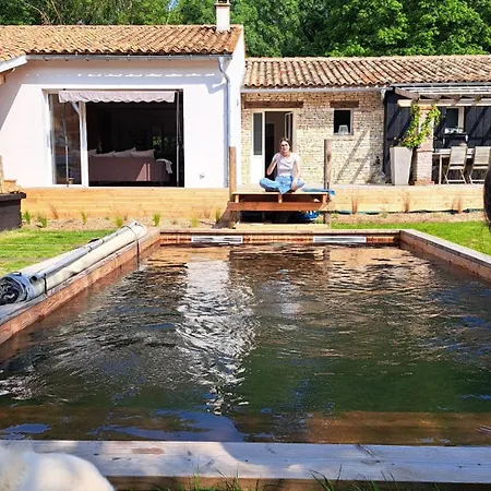 Du Bois De Ecureuils Homestay *