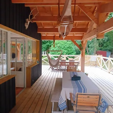 Homestay Du Bois De Ecureuils Saint-Laurent-de-la-Pree